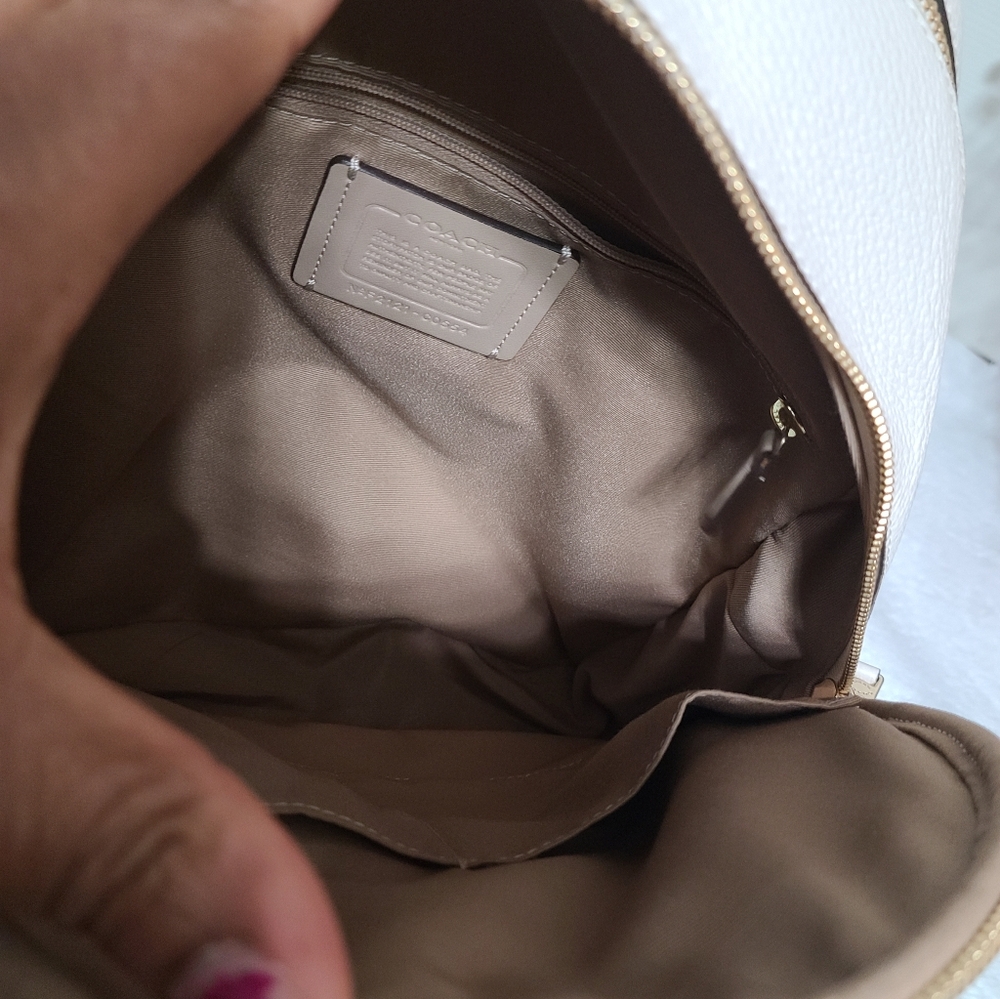 Coach Court Backpack - Picture 5 of 7